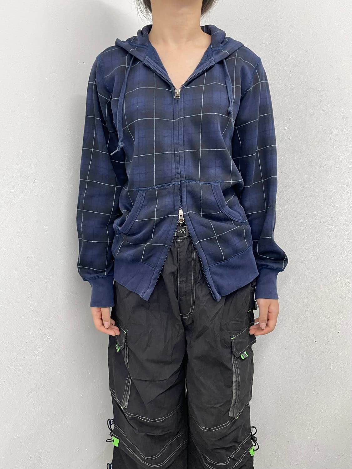피코 블랙 절개 디테일 카고팬츠 상품이미지5