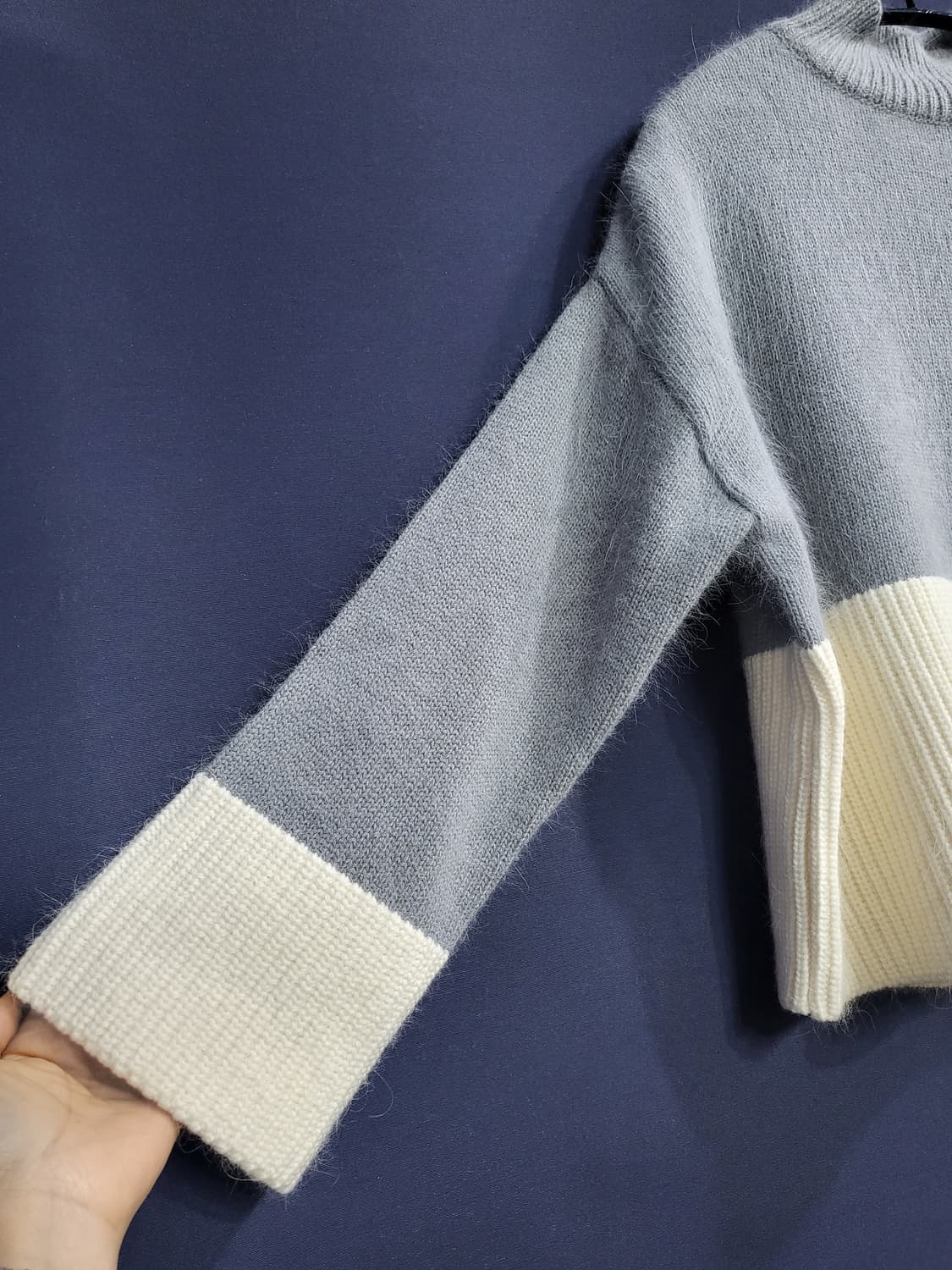 세미오버핏 모혼방 터틀넥 상품이미지2