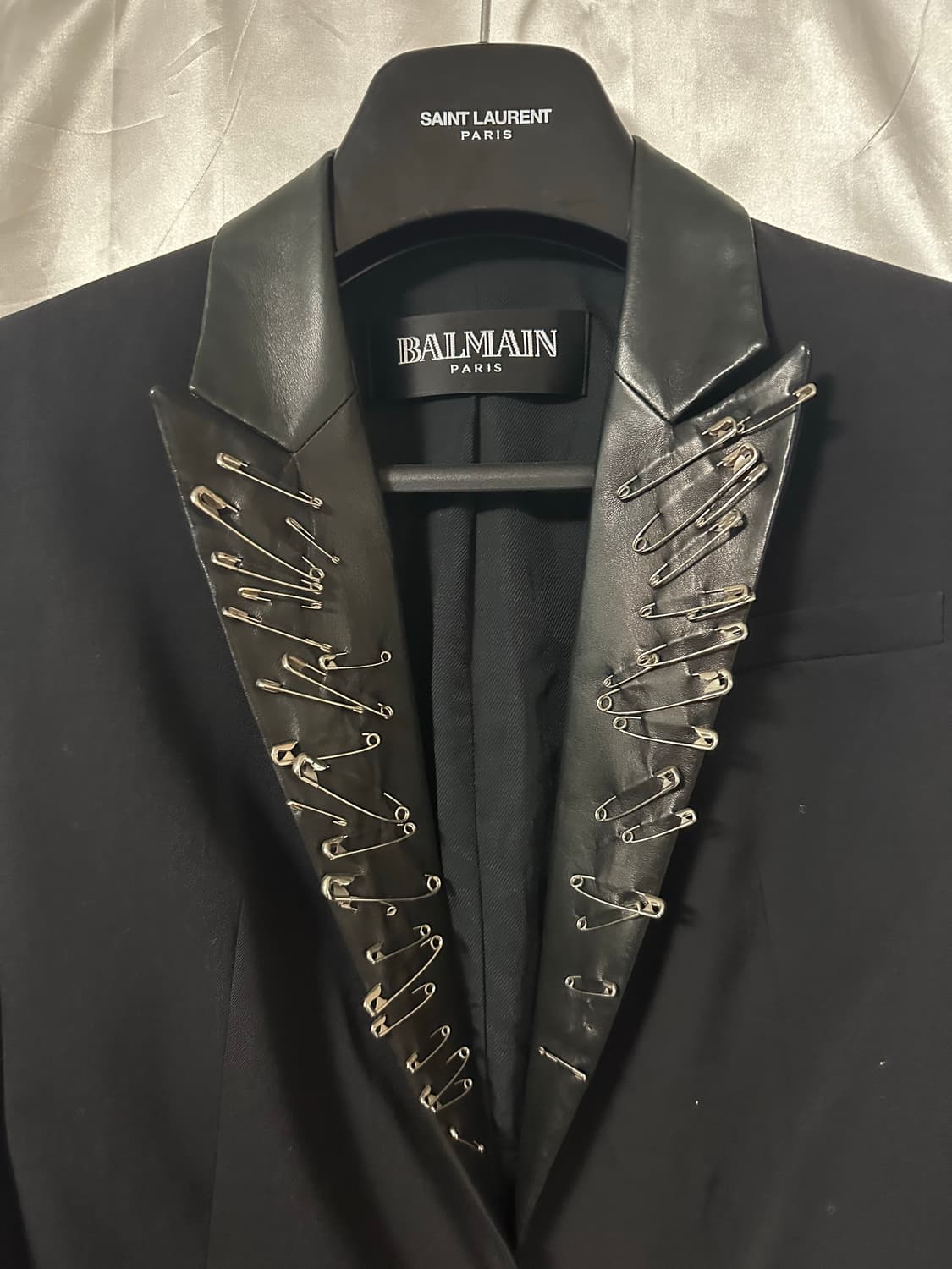 발망 11SS 세이프티핀 레더 블레이저 자켓 상품이미지2