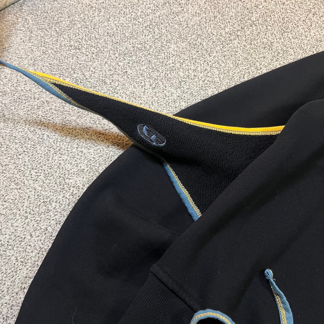 디젤 컷아웃 맨투맨 상품이미지3