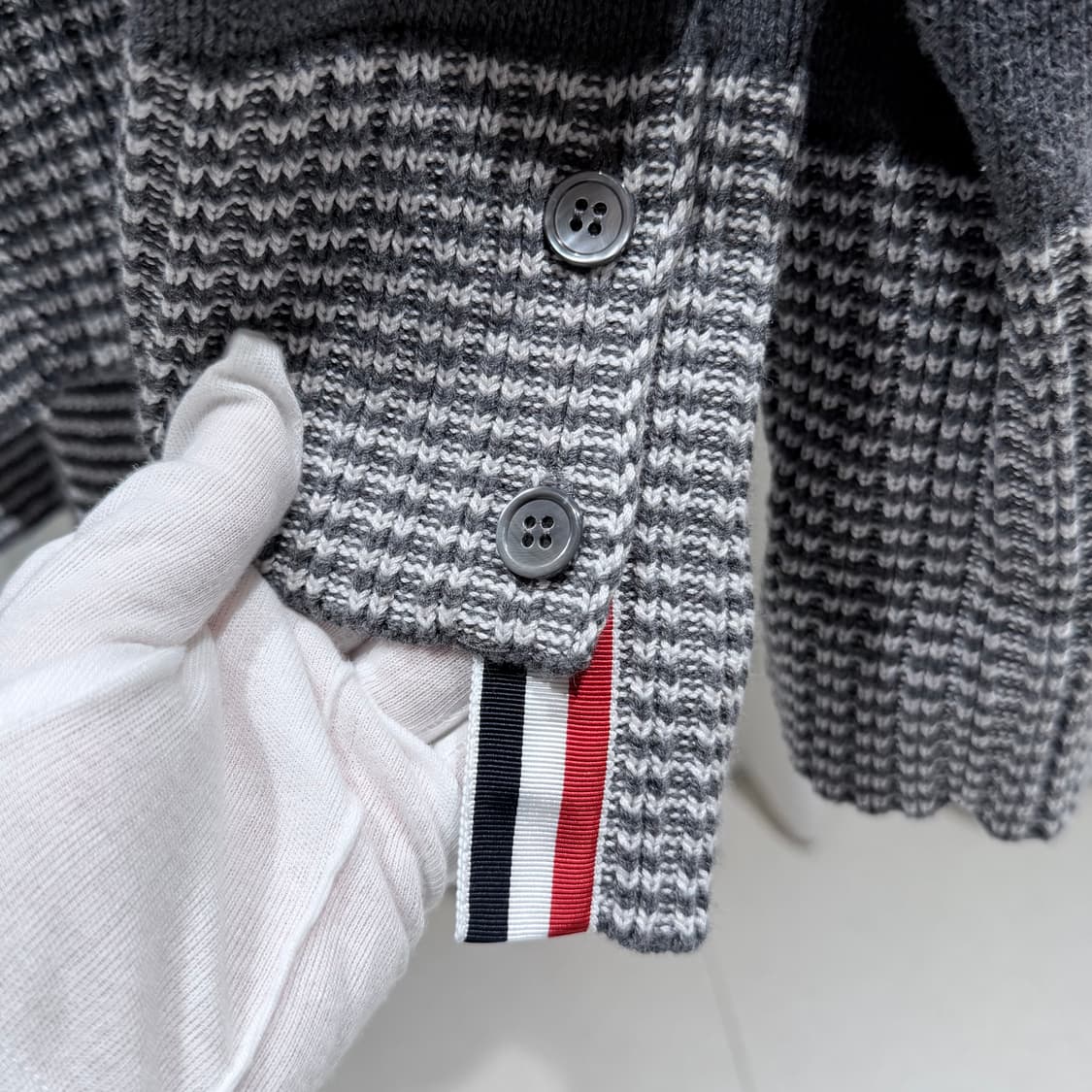 (A+/5) / 톰브라운 헥터 인타르시아 그레이 가디건 상품이미지6