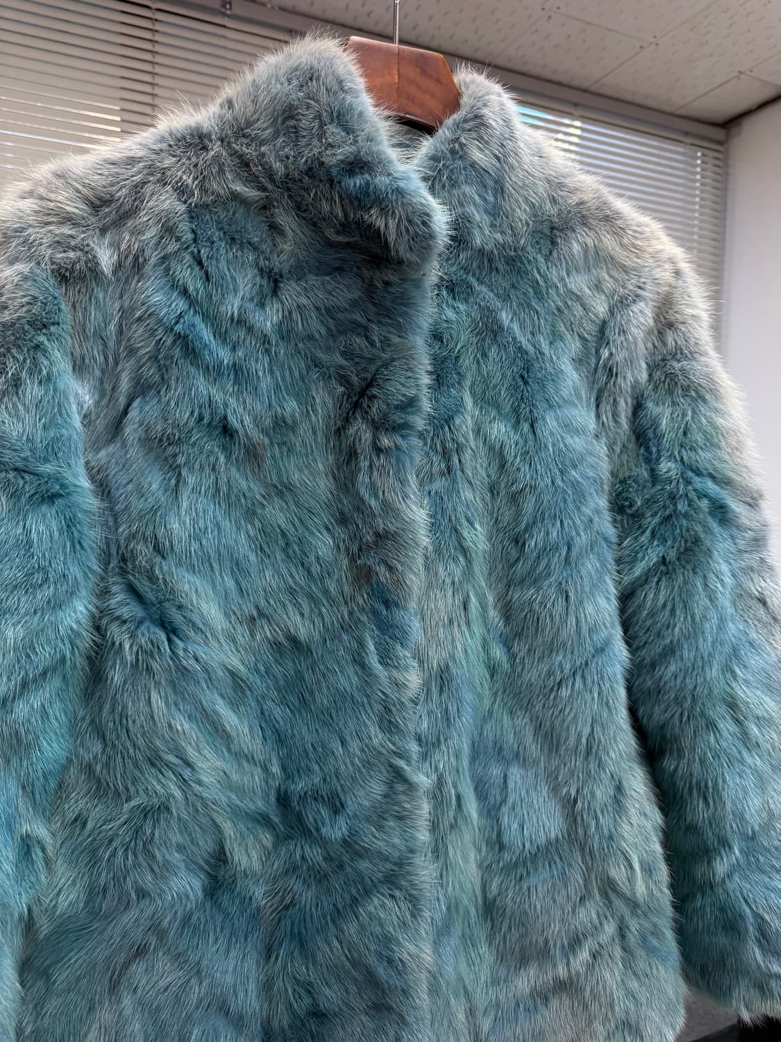 saga mink 블루 퍼 자켓 상품이미지5