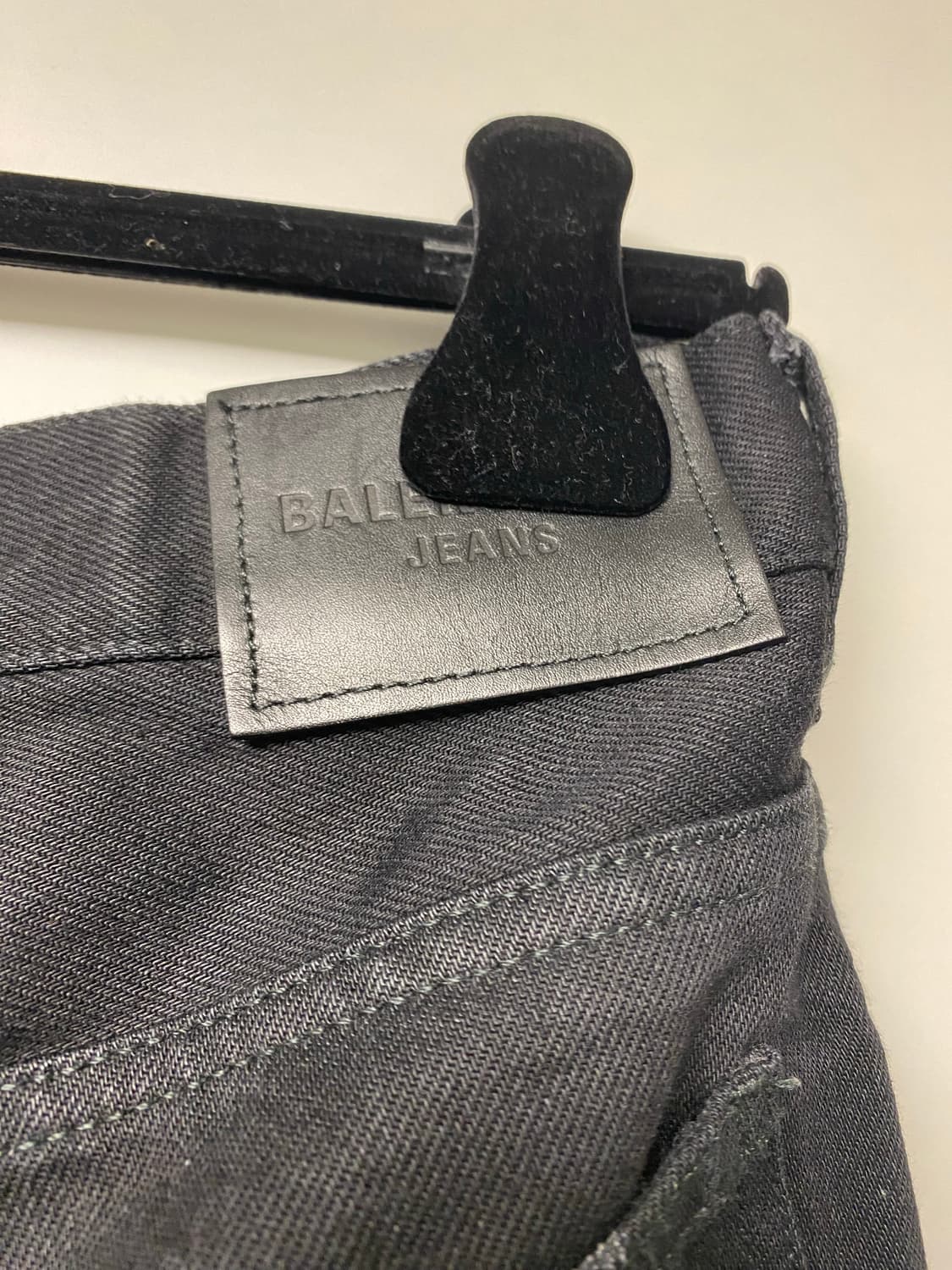 [M] 발렌시아가 배기진 배기팬츠 데님 블랙 판매합니다 상품이미지8