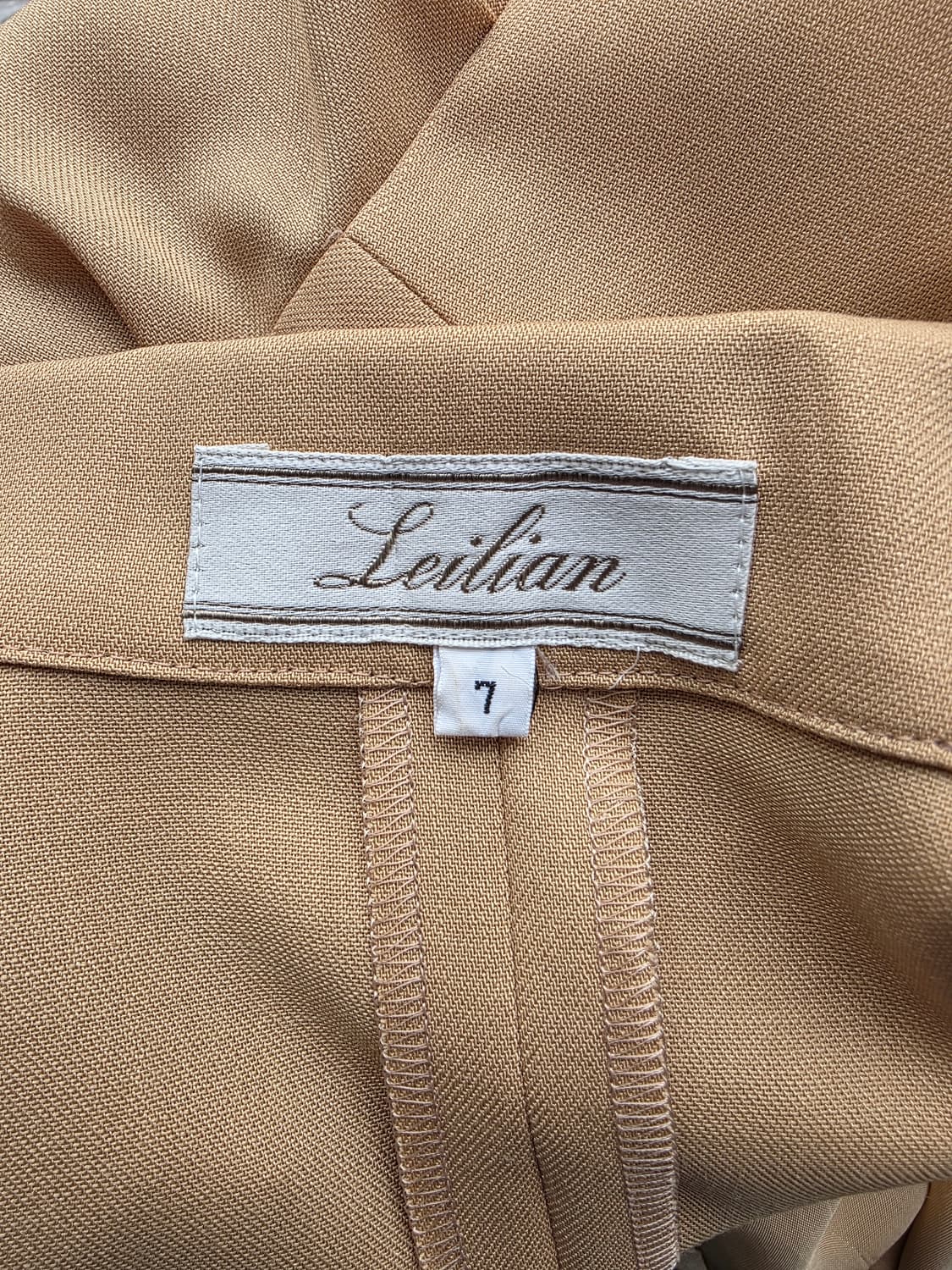 Leilian 베이지 금장 더블 버튼 벨트 원피스 상품이미지5