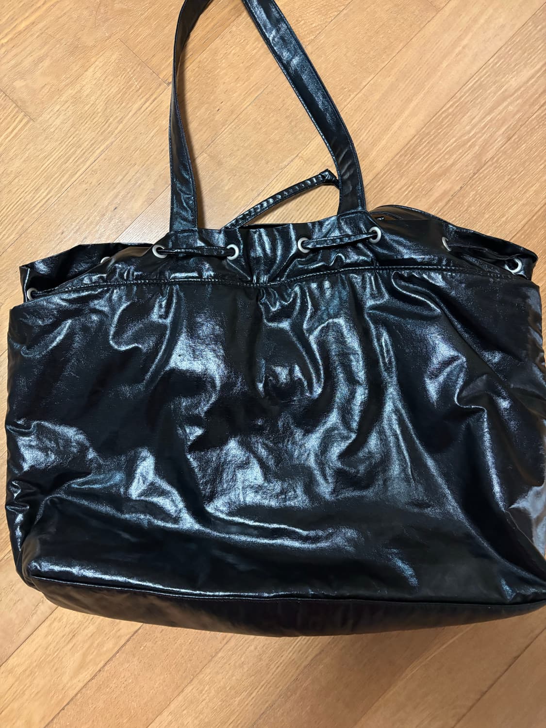 다이닛 D STITCH PADDING BAG IN BLACK 상품이미지3
