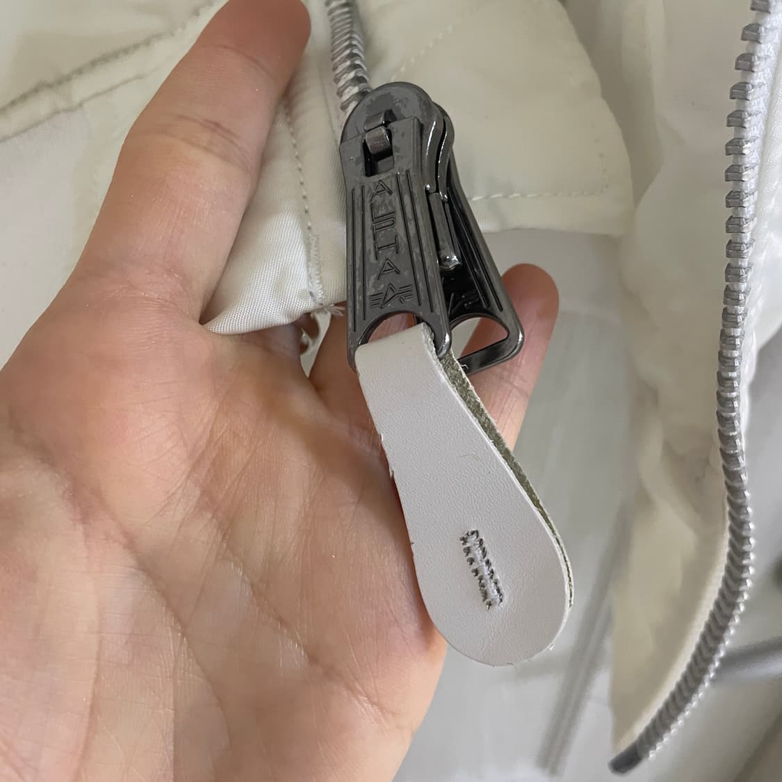 [xs] 알파인더스트리 ma-1 슬림핏 화이트 리버시블 숏항공점퍼 상품이미지10