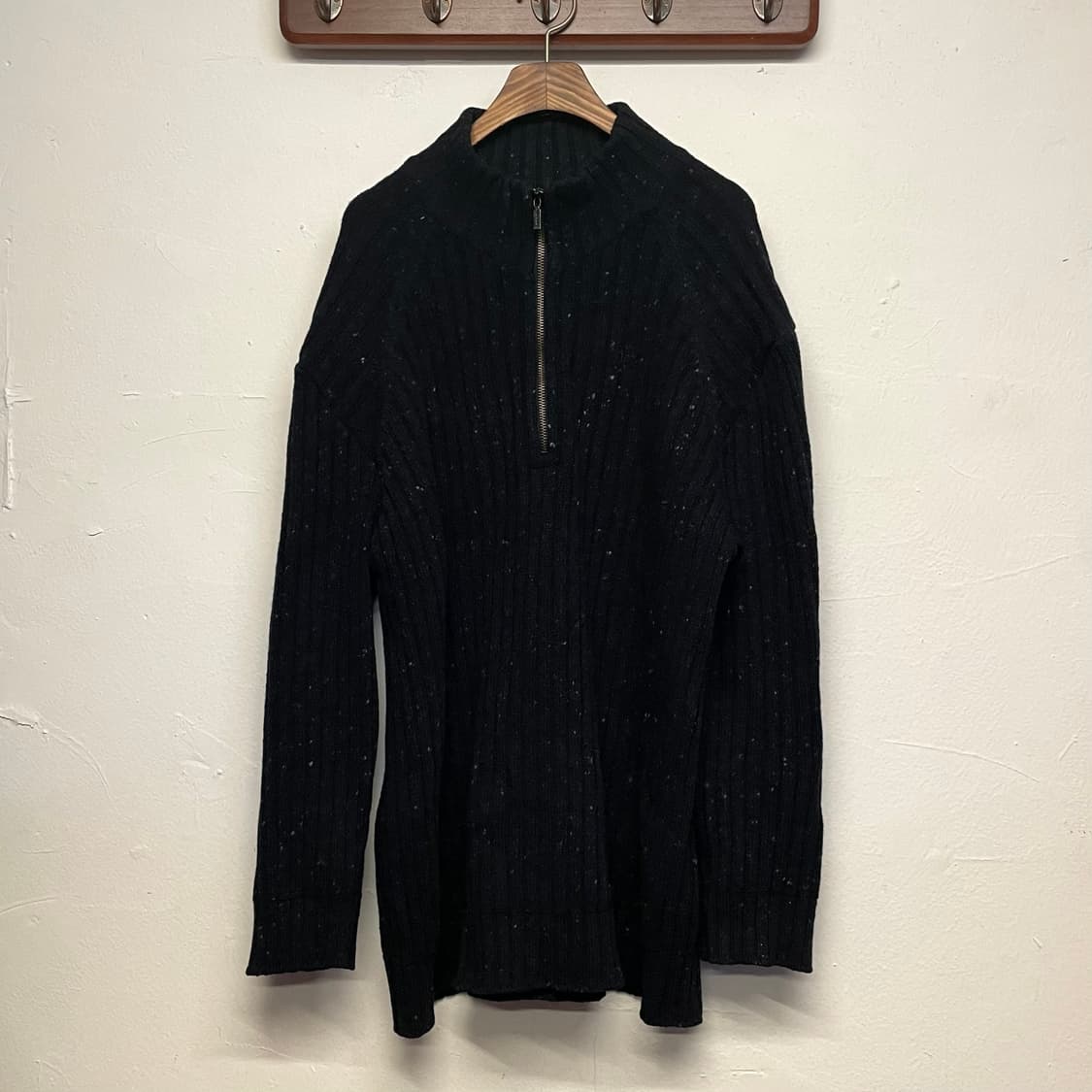 아이스버그 버진 울 블랙 스웨터  상품이미지1