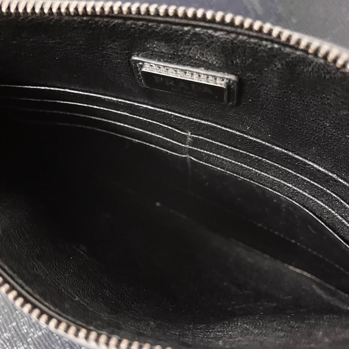 [A급/정품] 프라다 로고 클러치 백 블랙 상품이미지7