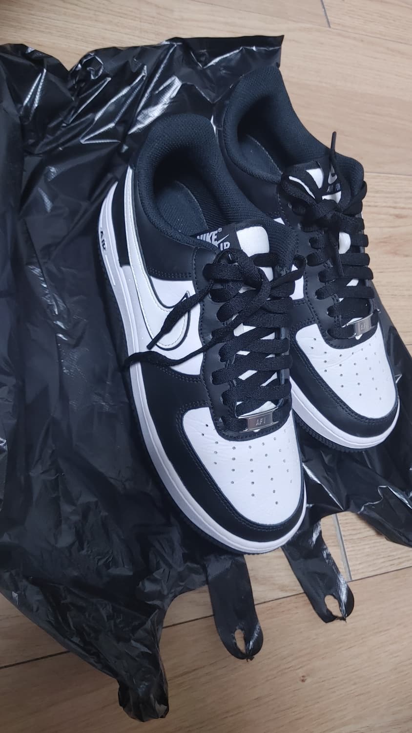 나이키 에어포스1 블랙/화이트 260 상품이미지2