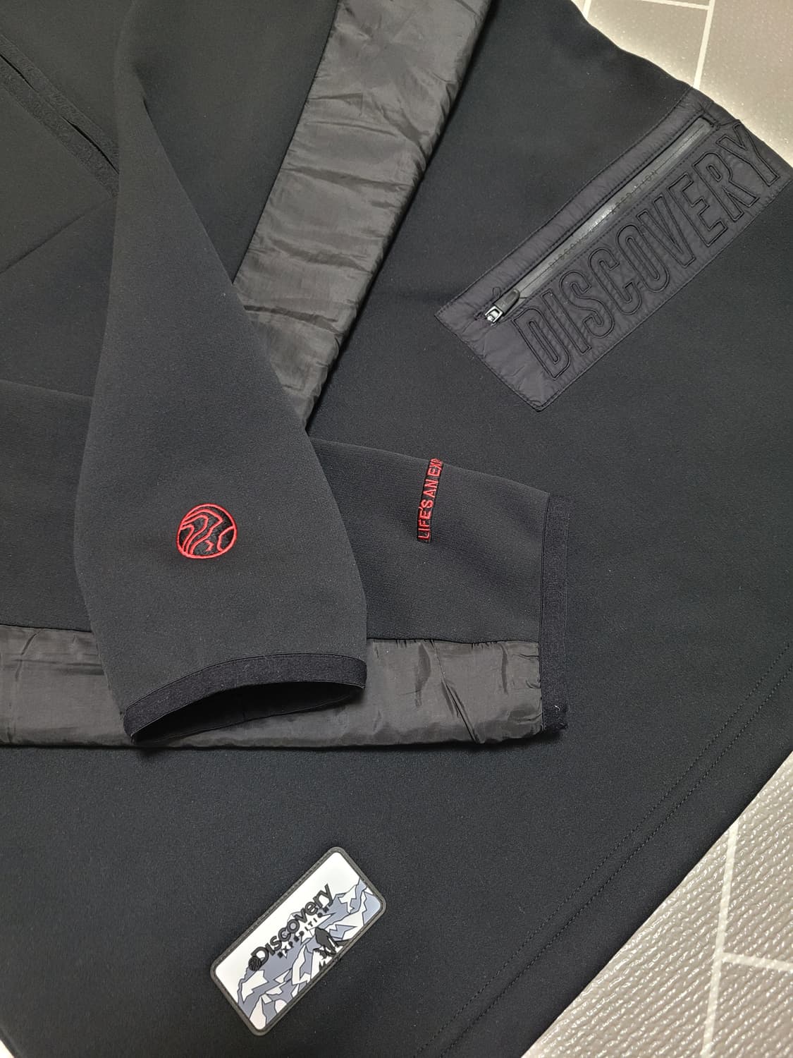 디스커버리 익스페디션 사이드 로고 반집업 티셔츠 95 상품이미지4