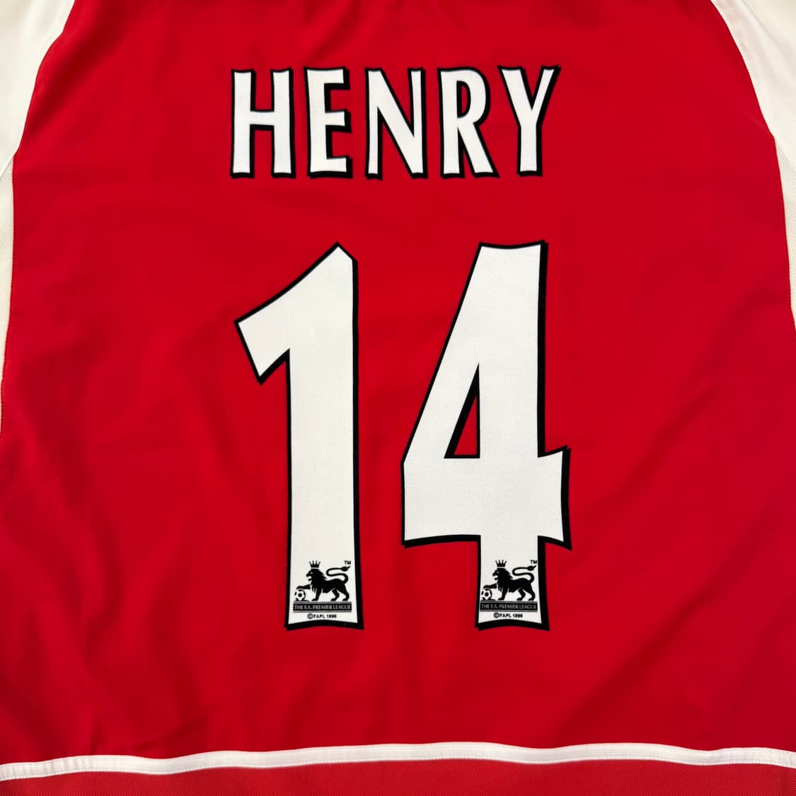 02-04 아스날 홈 앙리 유니폼 상품이미지2