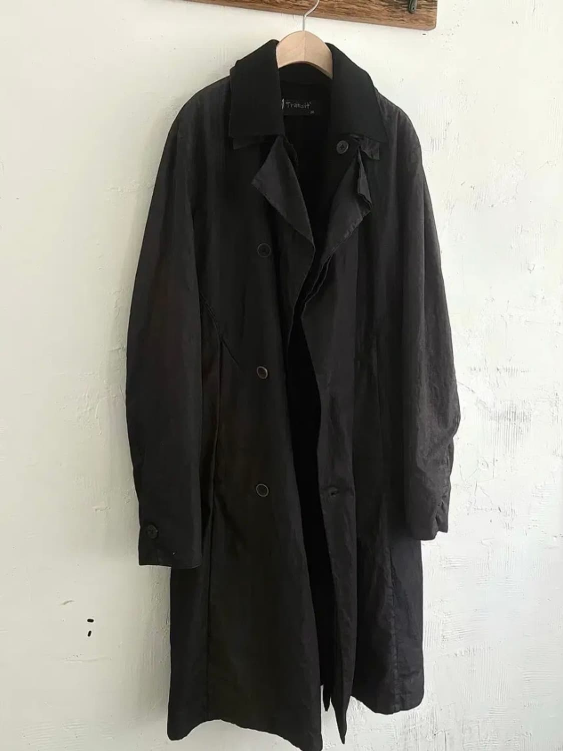 TRANSIT 트랜짓 블랙 컬러 더블 트렌치 롱 코트 상품이미지2