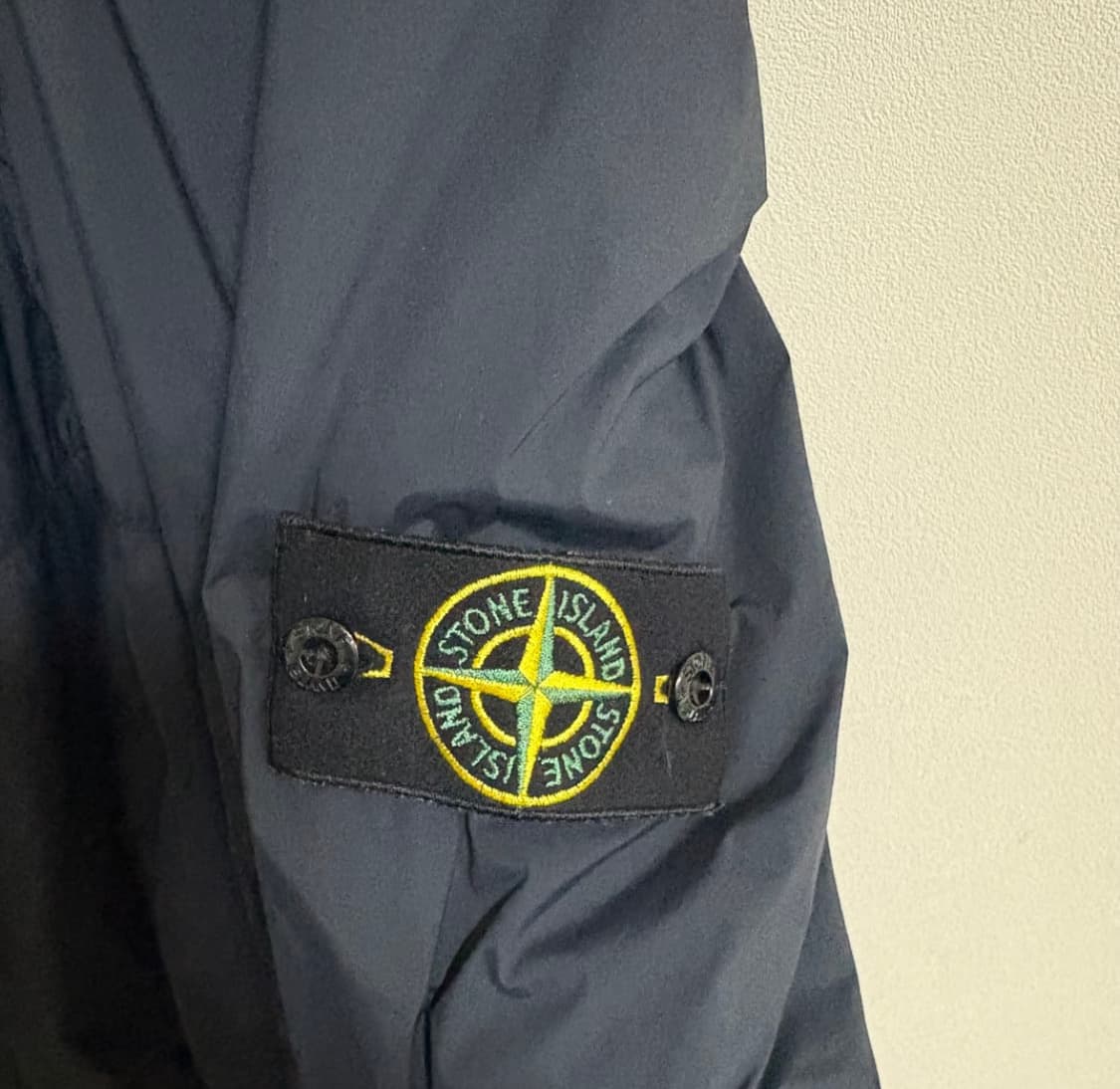 스톤아일랜드 스킨터치 바람막이 네이비  상품이미지4