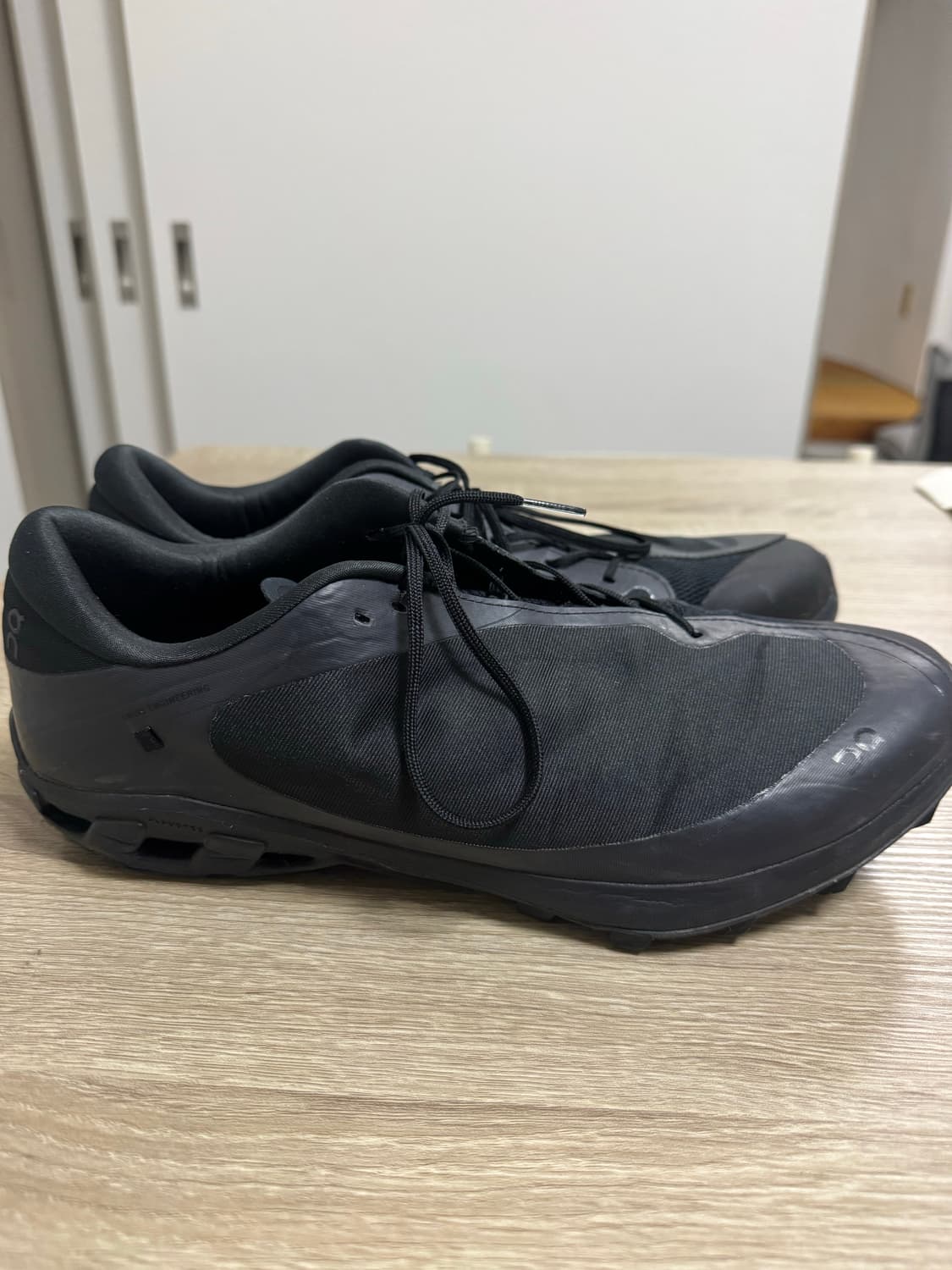 온 러닝  파프)클라우드벤쳐 피크 올 블랙295 상품이미지1