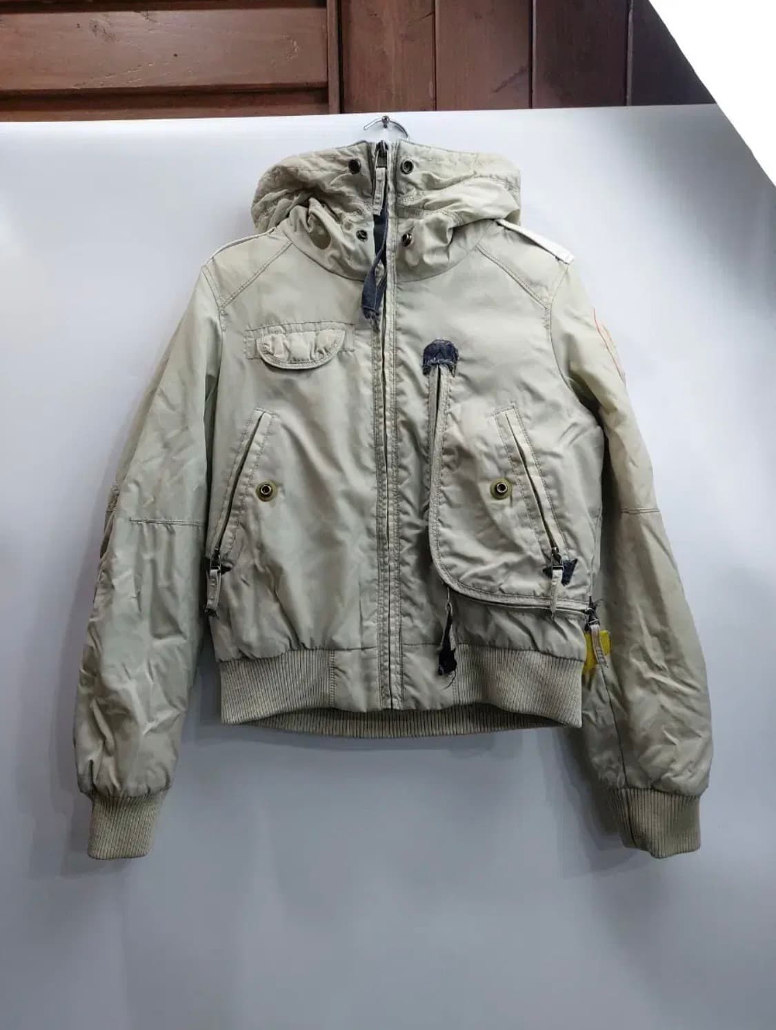 써스데이아일랜드 패치 패딩 점퍼 상품이미지1