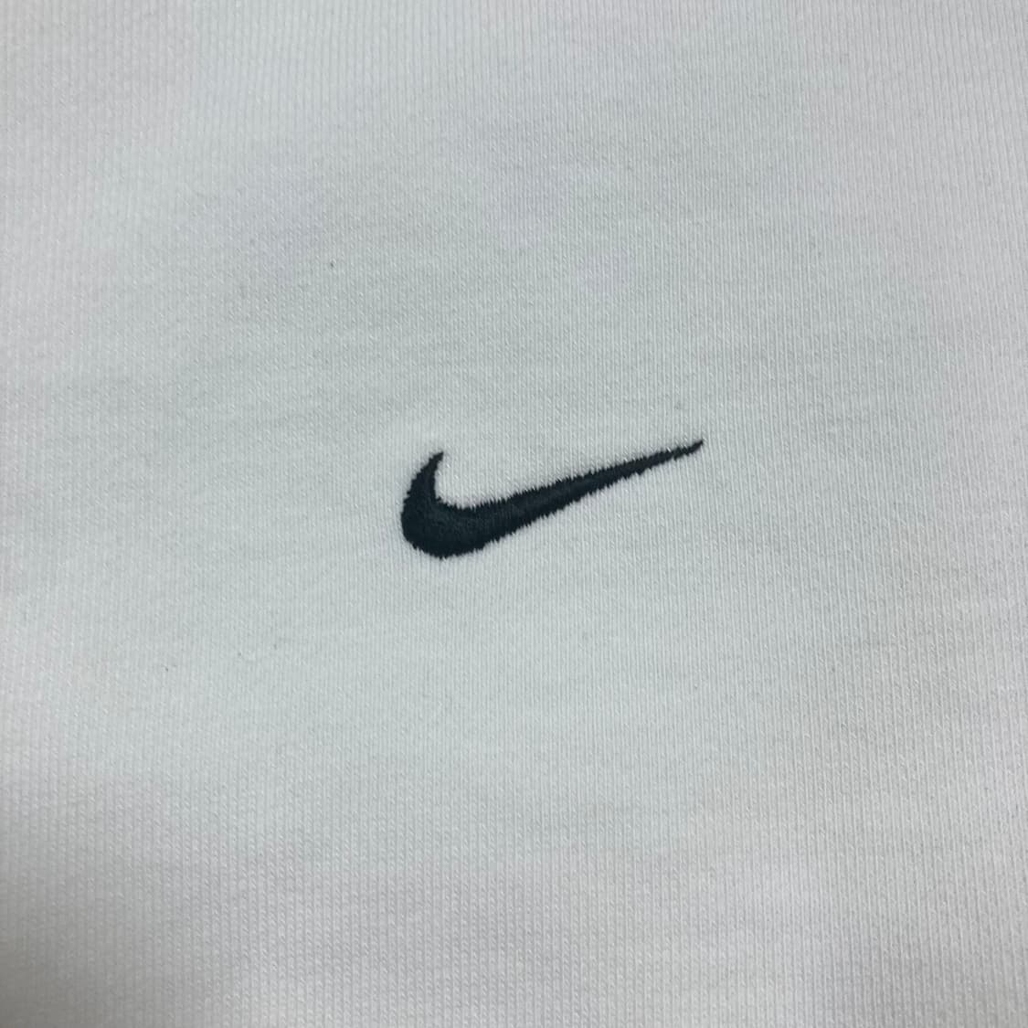 나이키 nrg 스몰 로고 화이트 미니멀 맨투맨 상품이미지2