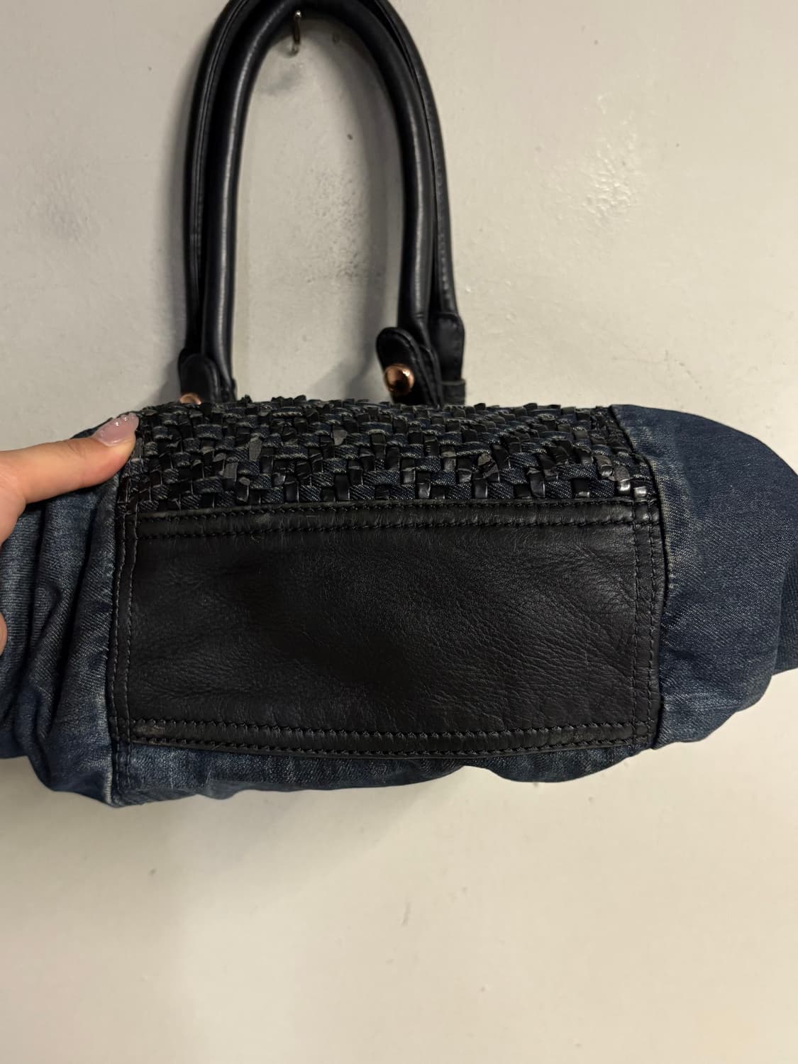 DIESEL denim x leather weave shoulder ba 상품이미지8