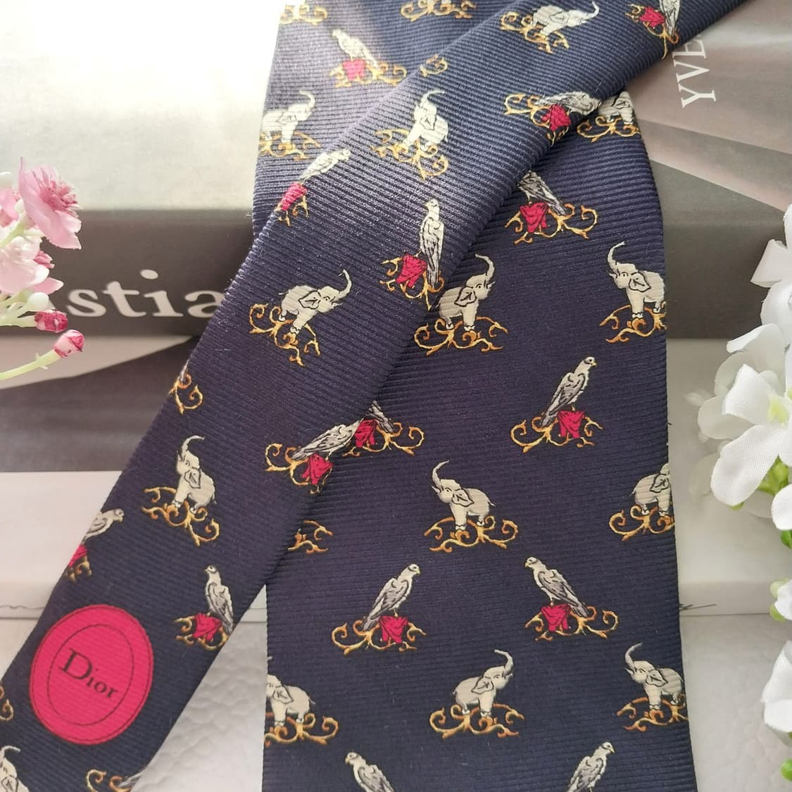 디올 실크 네이비 코끼리 패턴 넥타이 9.8cm A+등급 K1629
 상품이미지2