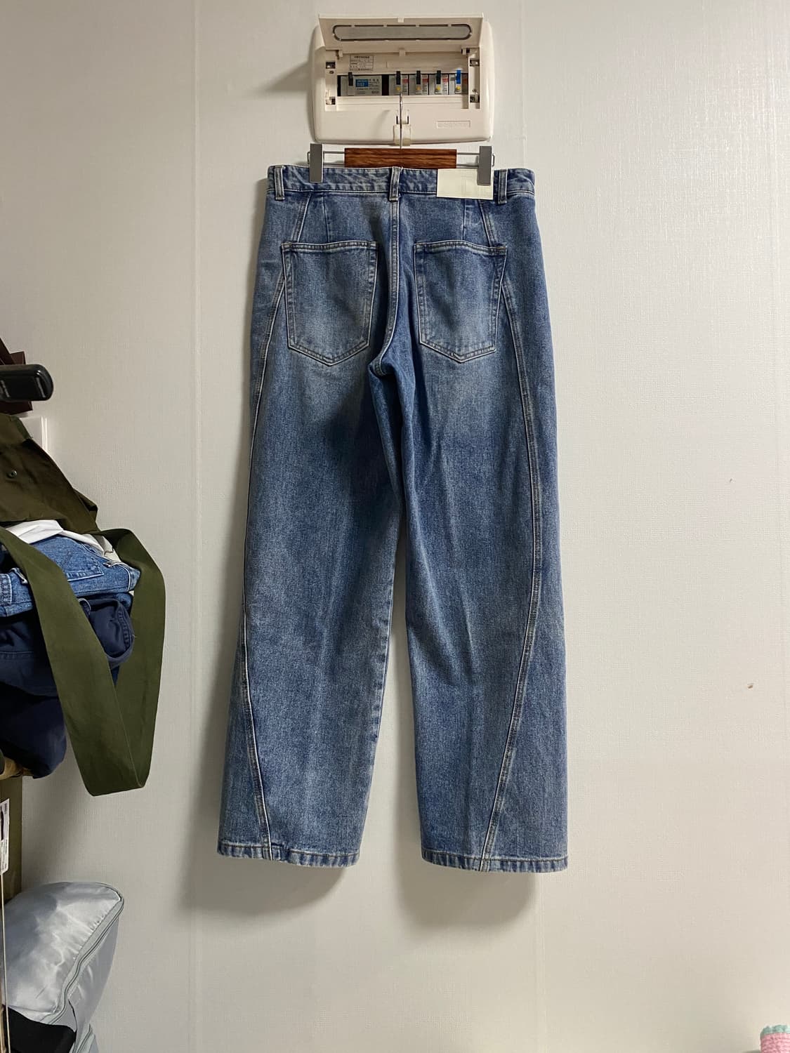 (32)빈티지 와이드핏 트위스티드 데님팬츠 상품이미지5