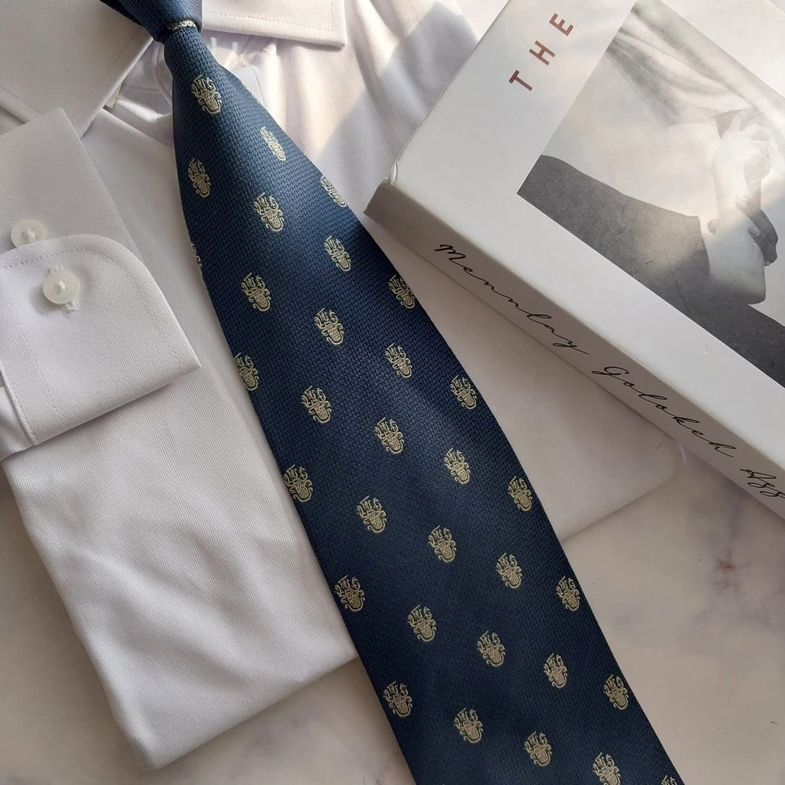 아쿠아스큐텀 실크 네이비 로고 넥타이 10.4cm A~B등급 K1247
 상품이미지8