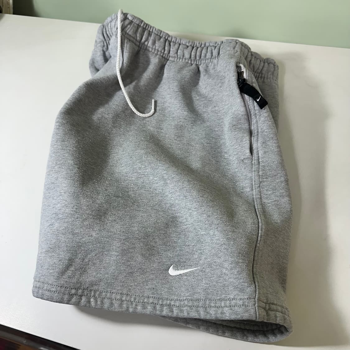 M 나이키NRG 그레이 스우시로고 와이드핏 스웻쇼츠 밴딩반바지 상품이미지1