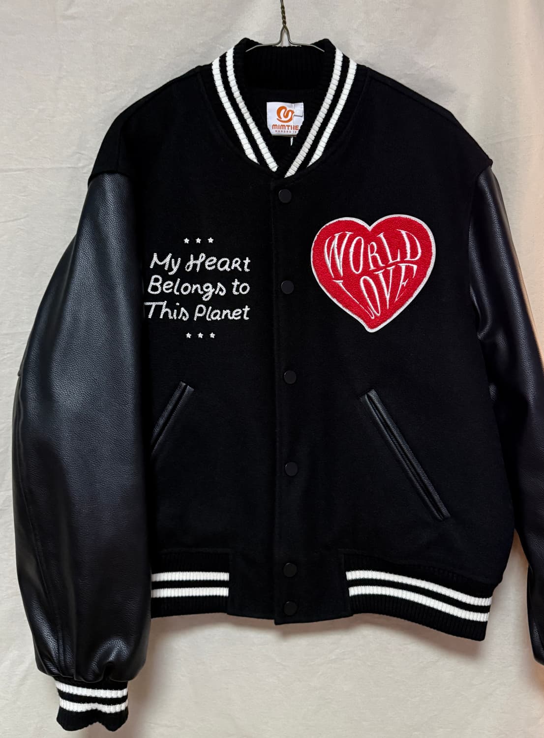 밈더워드로브 월드 러브 하트 바시티 자켓 블랙 상품이미지7