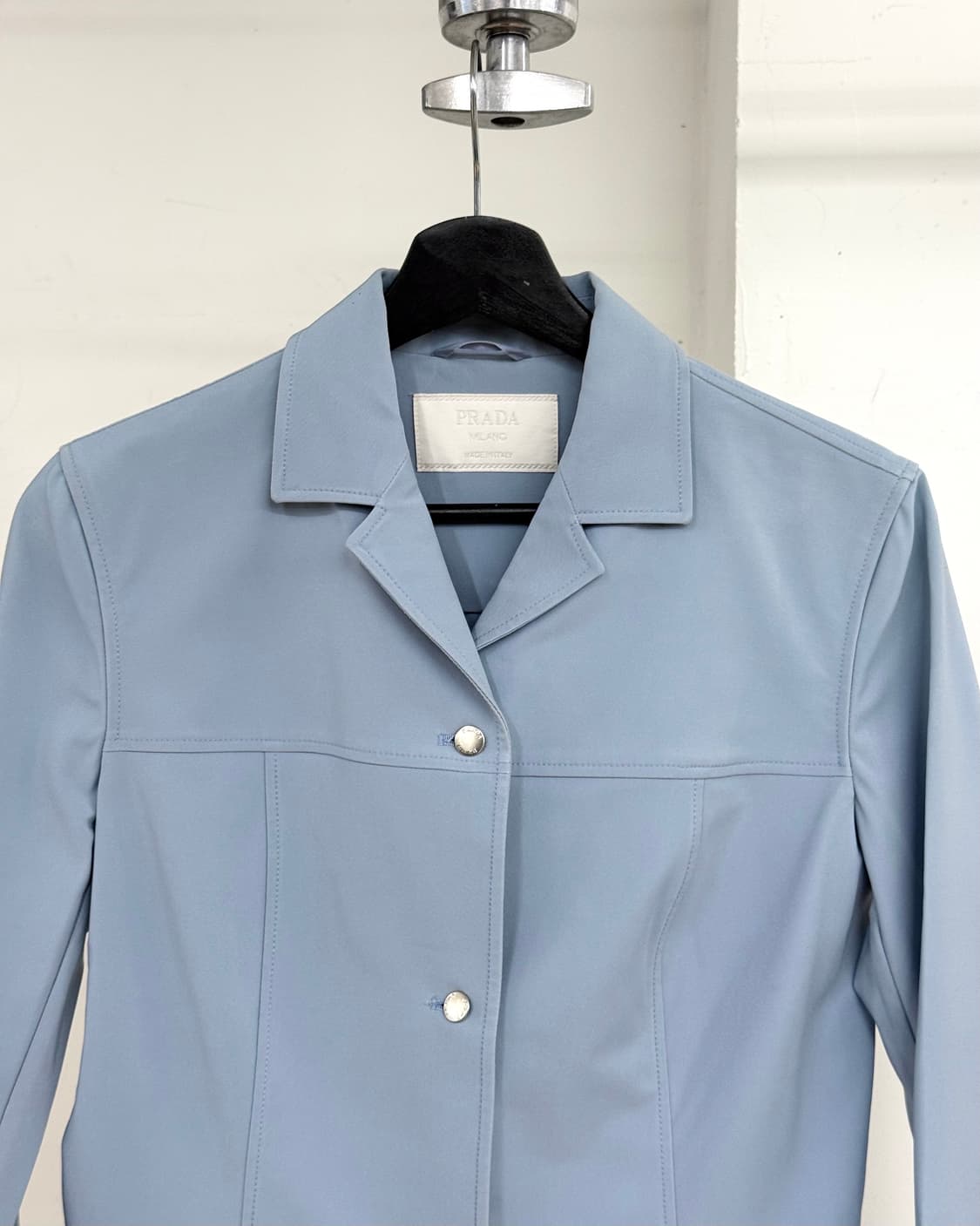 프라다 라이트블루 버튼다운 자켓 상품이미지2