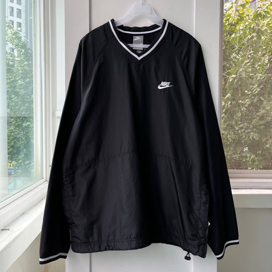 나이키 스우시로고 블랙 웜업 상품이미지3