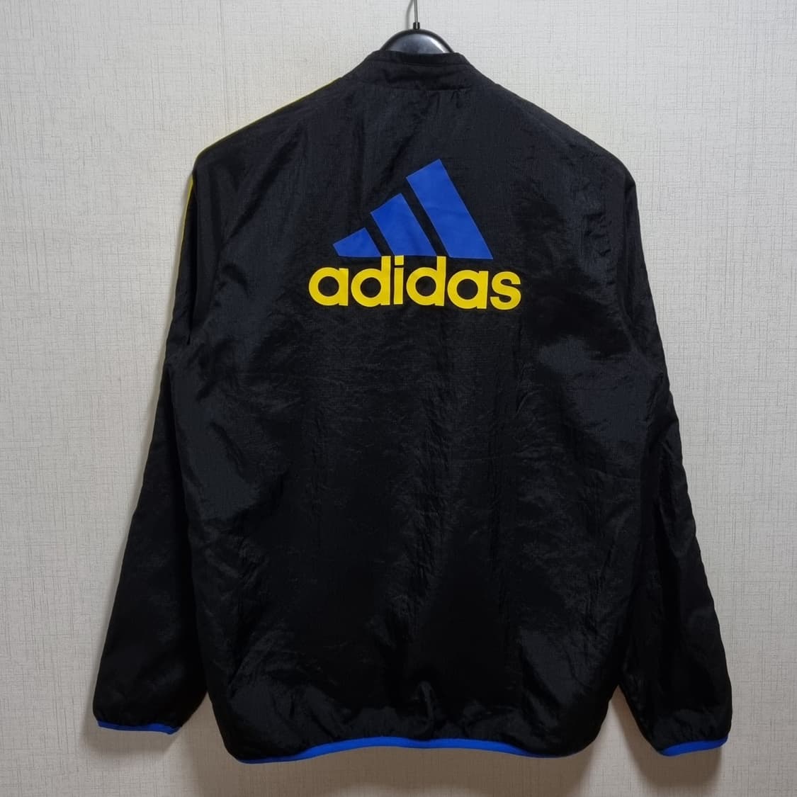 아디다스 맨유 바람막이 블랙/옐로우  상품이미지2