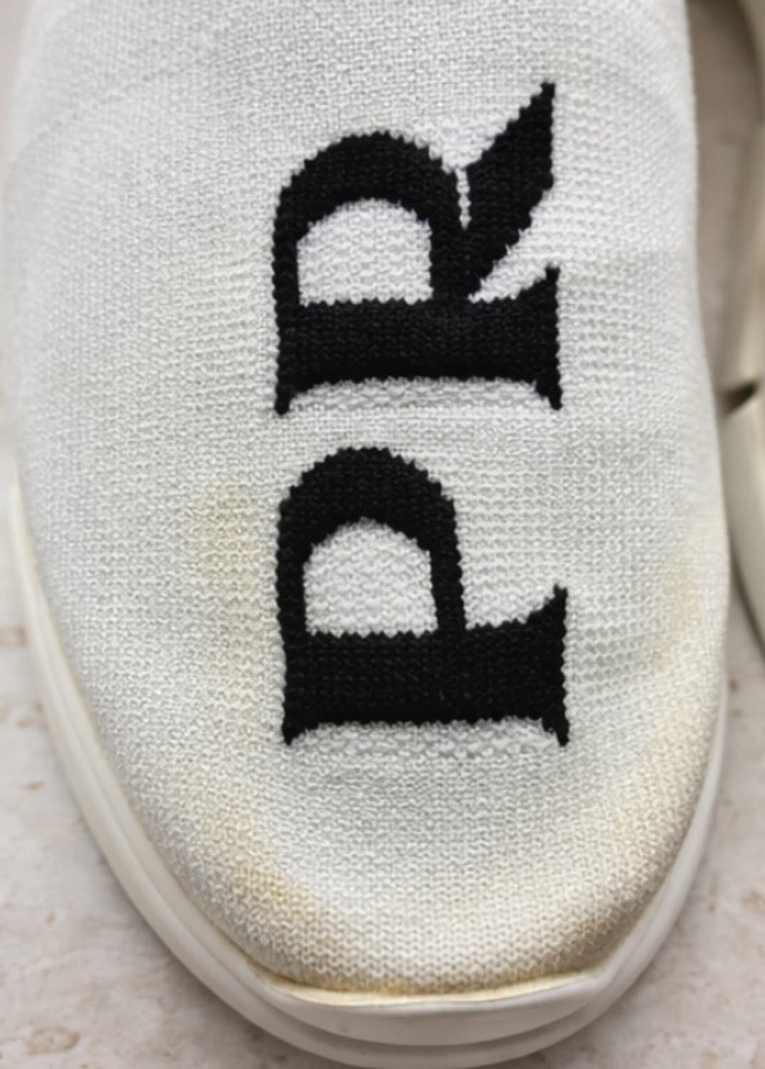 프라다 XY 니트 스니커즈 화이트 블랙 상품이미지5