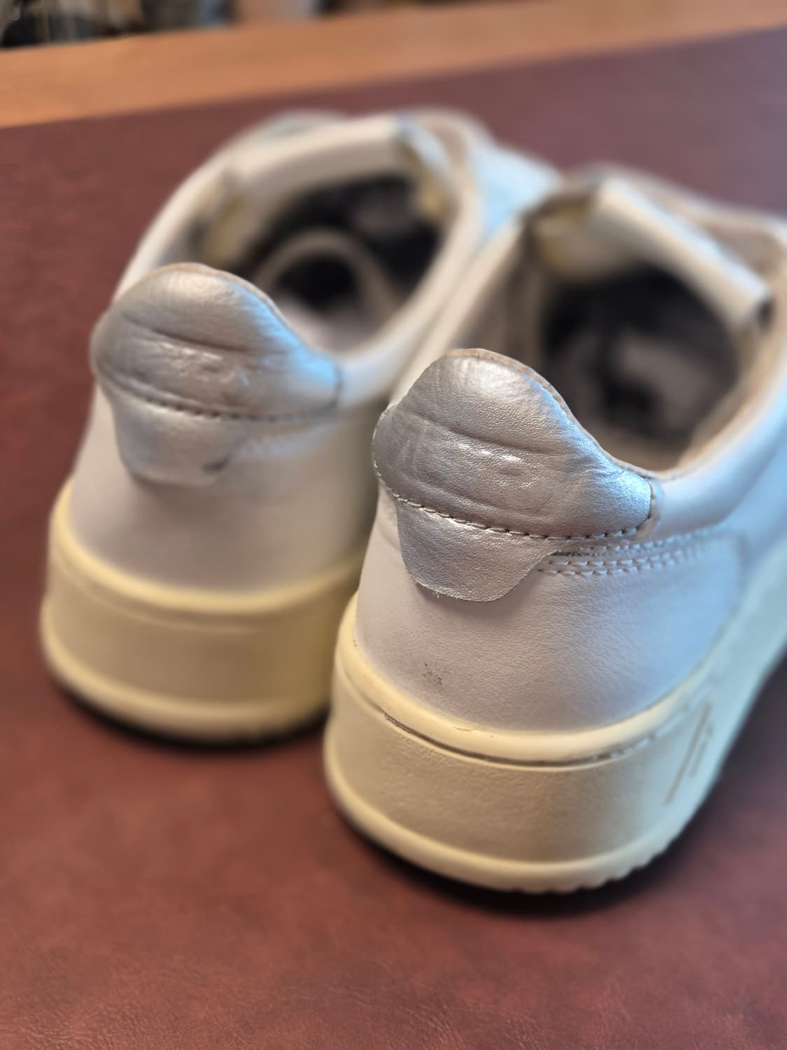 255-260(40)오트리 메달리스트 로우 스니커 상품이미지5