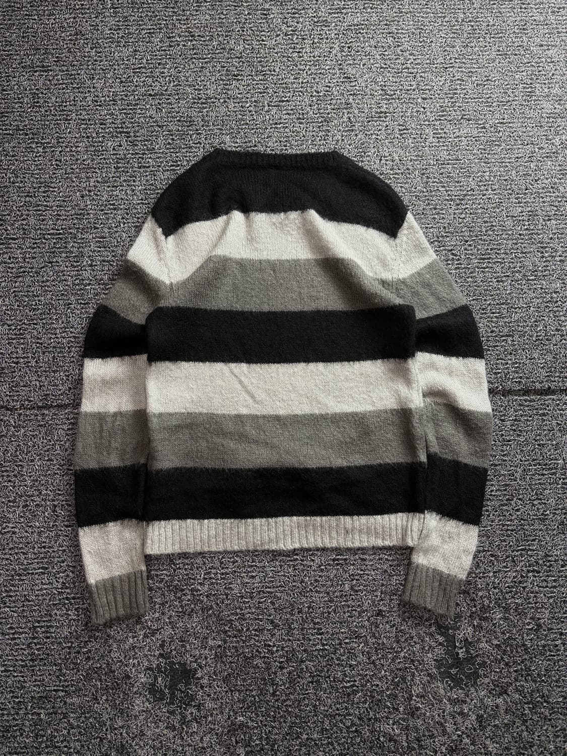 디젤 패치로고 단가라 디테일 모헤어 스웨터 2936 상품이미지4