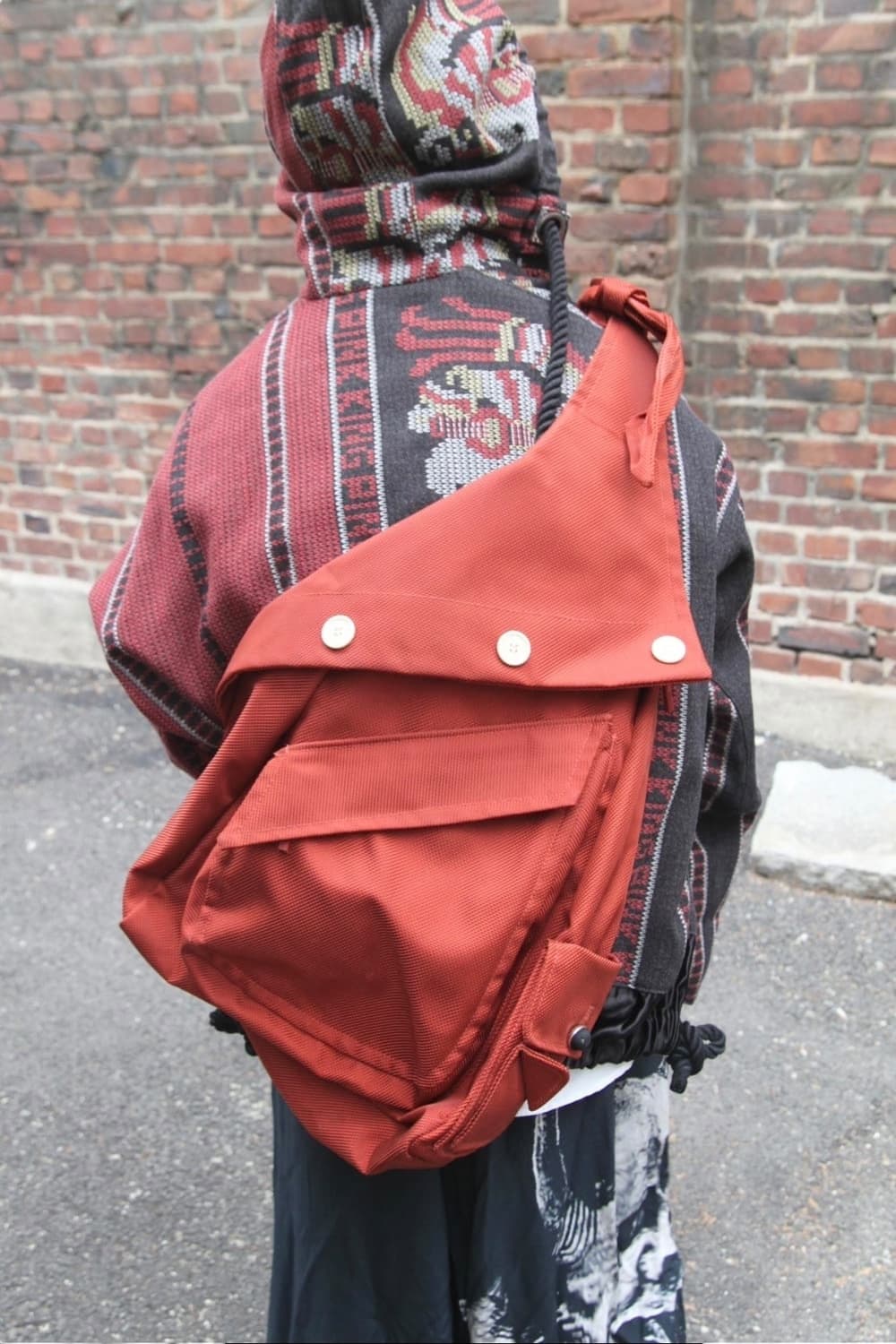 라프시몬스 18FW 이스트팩 단추 슬링백 상품이미지1