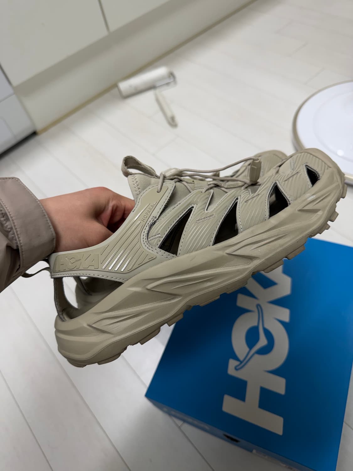 호카 호파라 285 사이즈  상태 딱 이대로입니다 당연히 찢김 없구요   상품이미지2