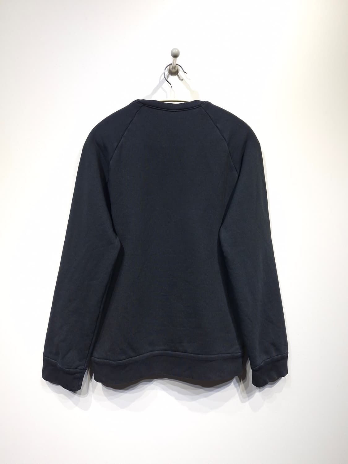 넘버투애니원(N21) 누메로벤투노 블랙 맨투맨 상품이미지5