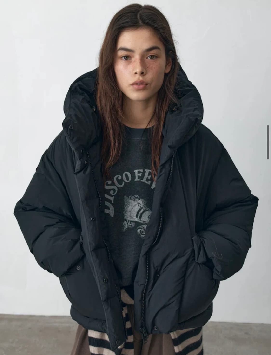 비이커 여성 후드 볼륨 구스다운 점퍼 블랙 상품이미지1