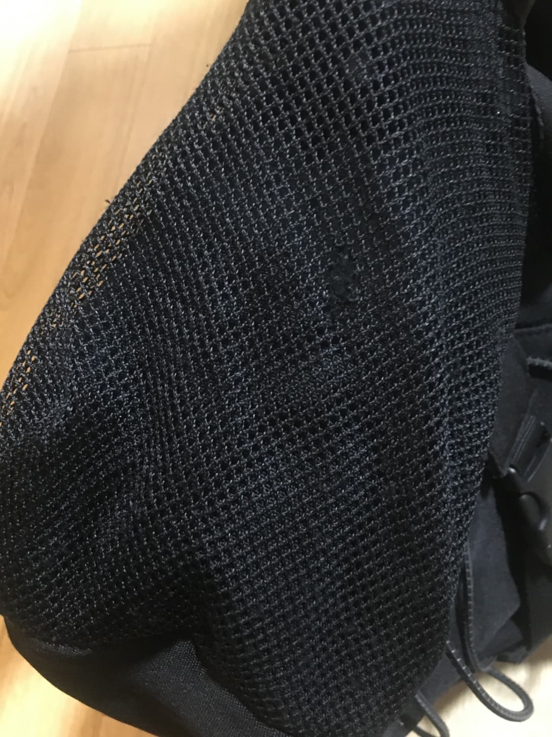 칼하트 킥플립 리플렉티브 백팩 블랙 상품이미지4