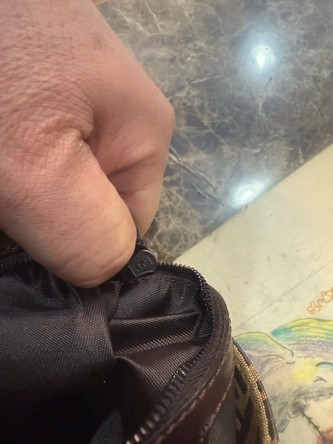 정품 펜디 주카 맘마백 팝니다 상품이미지8