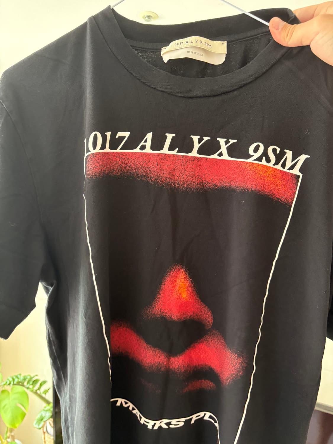 1017 ALYX 9SM 페이스 그래픽 티셔츠 상품이미지1