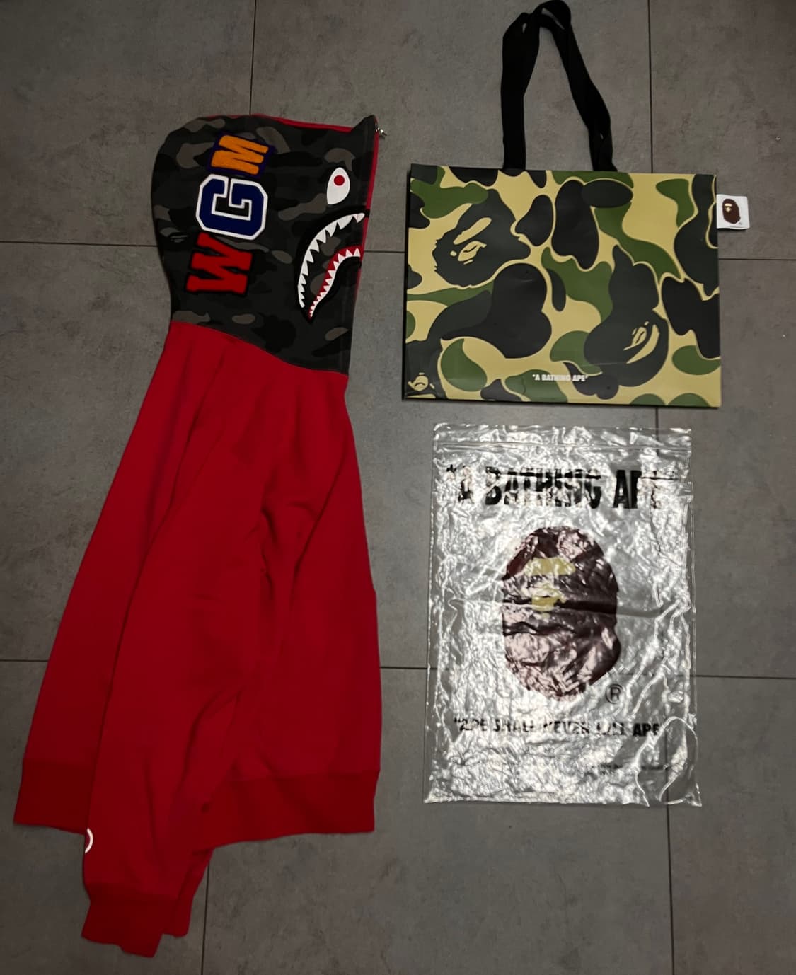 베이프 레드 적계 반카모 샤크 후드집업 상품이미지1