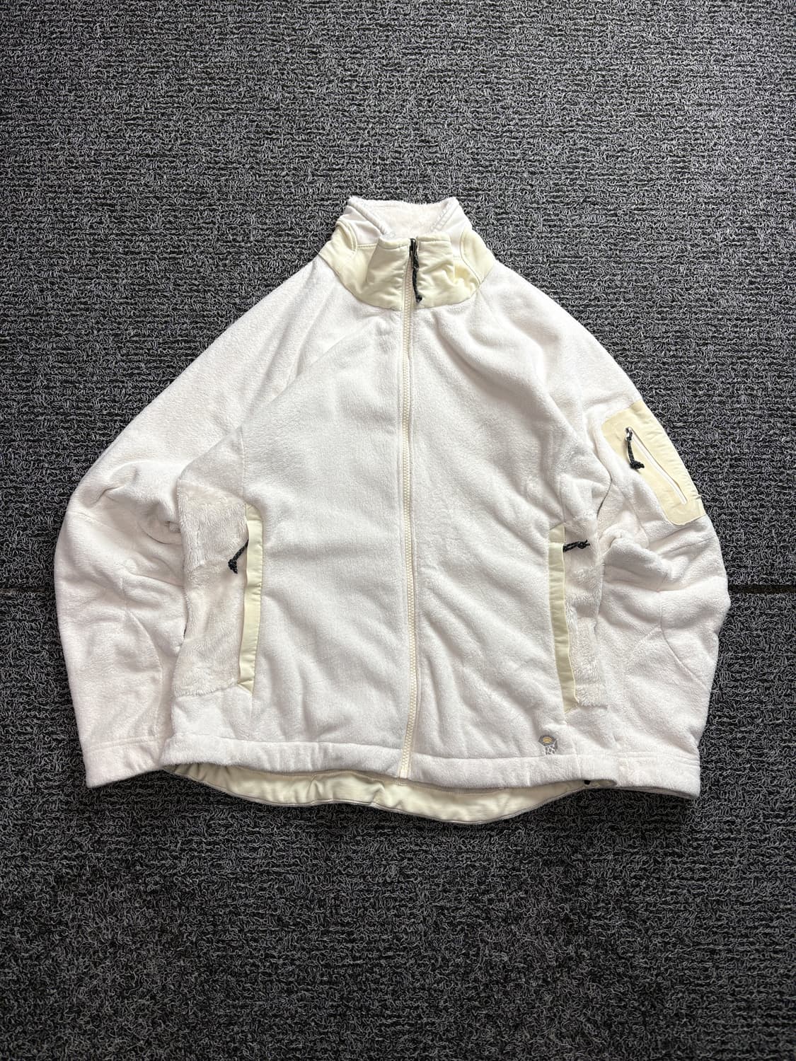 마운틴 하드웨어 화이트 쉐르파 플리스 자켓 2628 상품이미지2