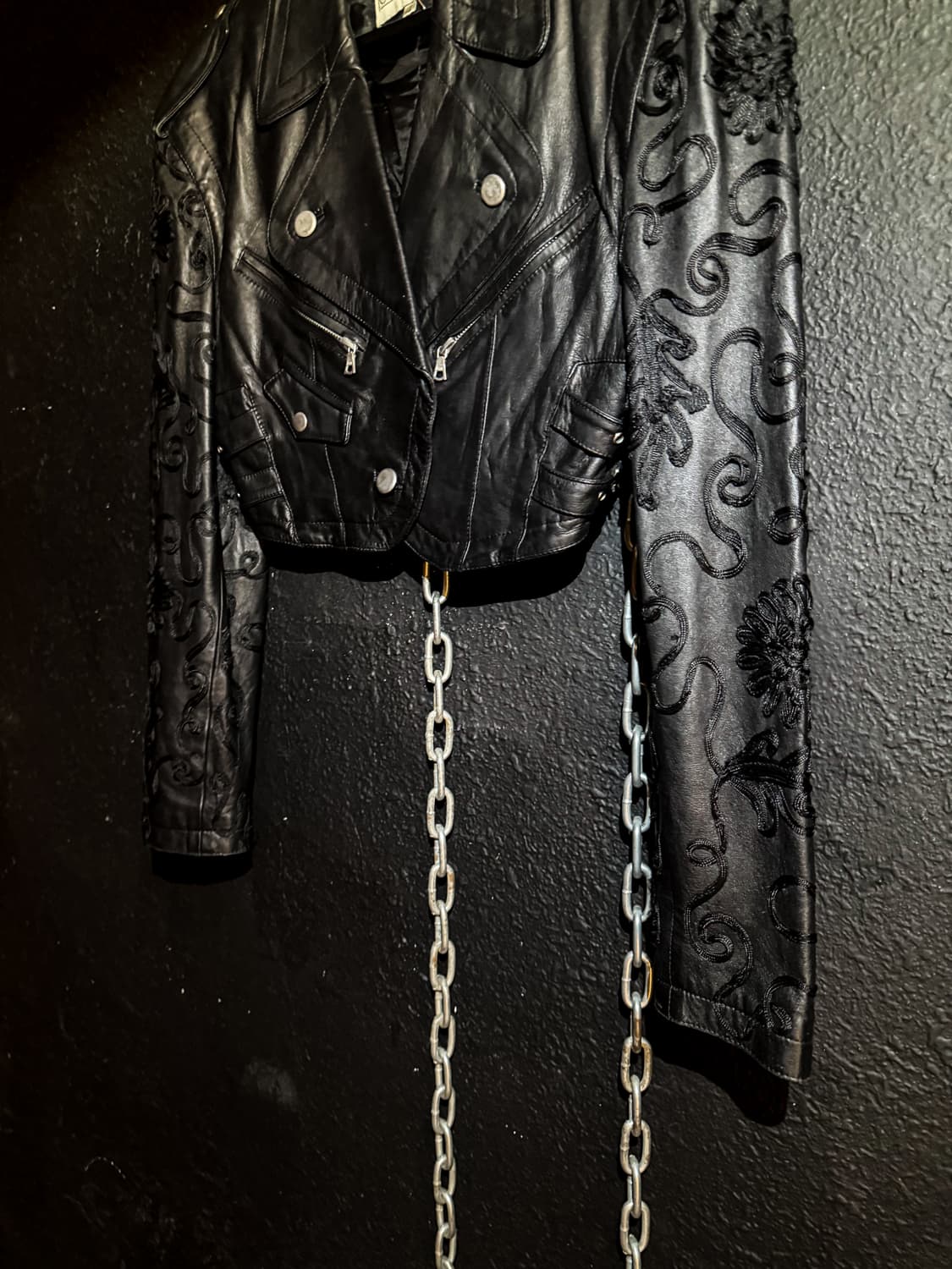 JOSLYN CLARKE – Embroidered Cropped Leat 상품이미지5