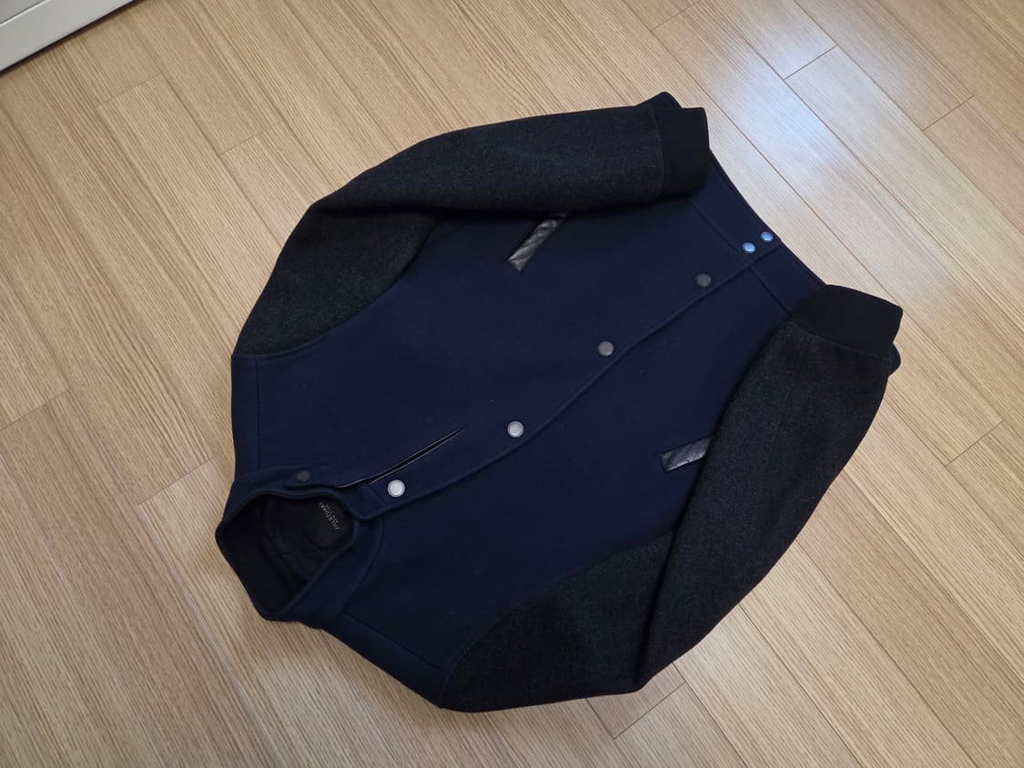 질스튜어트 뉴욕 가죽 스타디움 봄버 자켓 상품이미지8