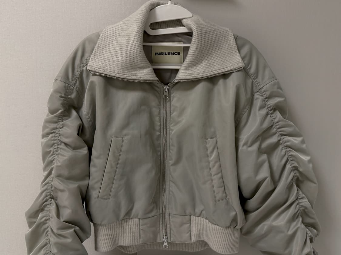 인사일런스 우먼 - 셔링 MA-1 점퍼 LIGHT BEIGE 상품이미지1