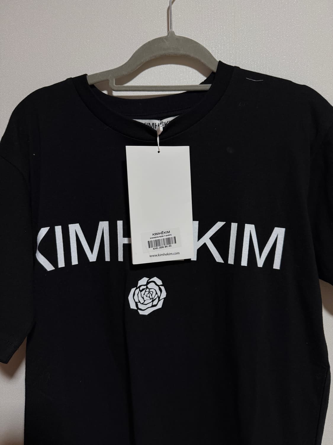 김해김 KIMHEKIM 블랙 로즈 티셔츠 XS 새상품 상품이미지2