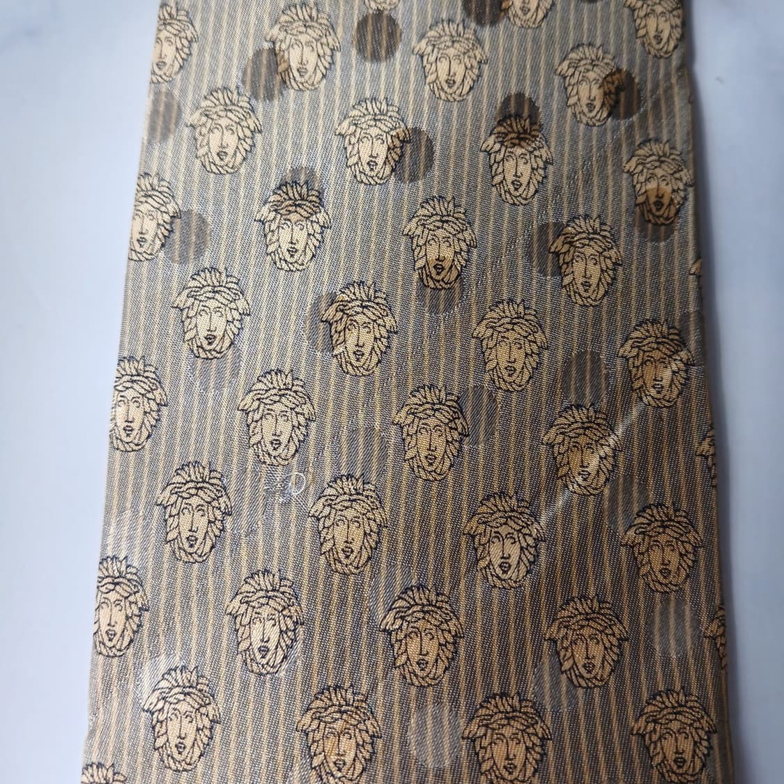 지아니 베르사체 실크 메두사 패턴 넥타이 8.9cm A등급 A19870
 상품이미지9