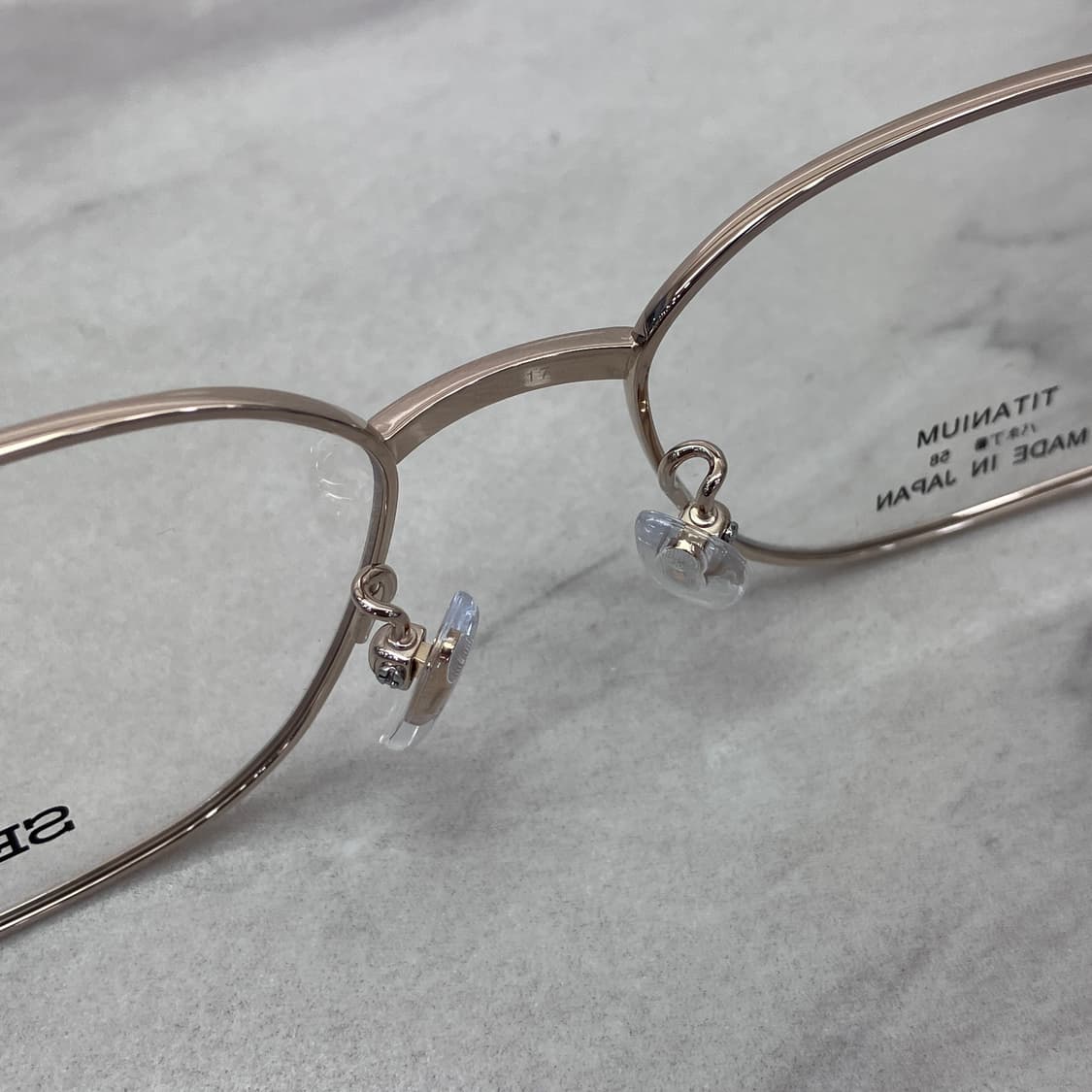 C84 세이코 SEIKO 빈티지 골드 스퀘어 B-Titan 메탈테 안경 상품이미지4