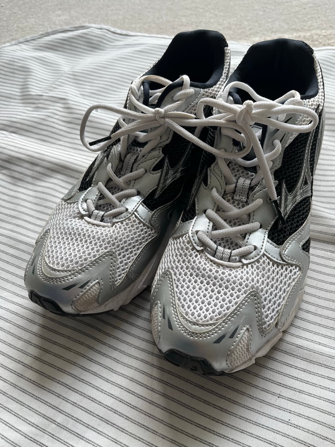 미즈노 웨이브 라이더 10 실버블랙 (270-275) 상품이미지3