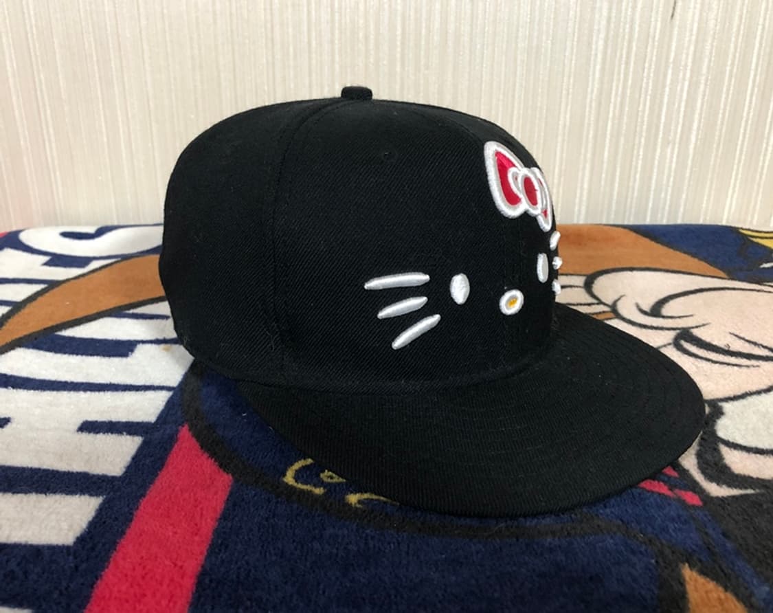 뉴에라X헬로키티 콜라보 스냅백/모자 7 1/8(56.8cm) 상품이미지6