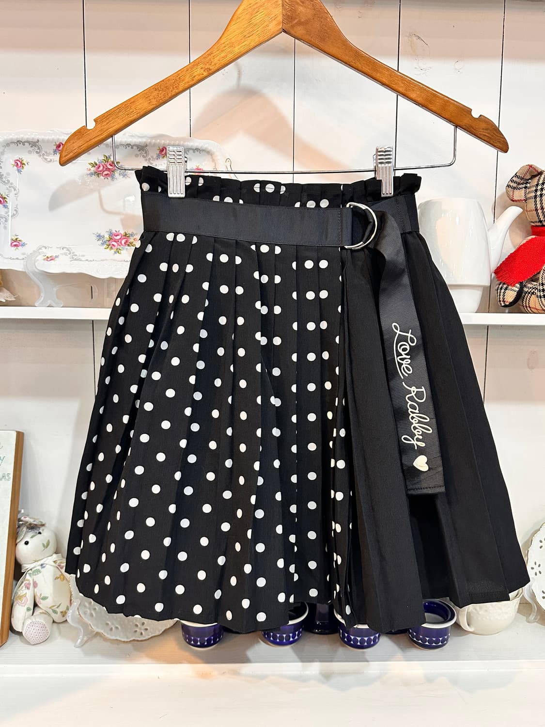 러브라비 도트 플리츠 스커트 블랙 상품이미지1